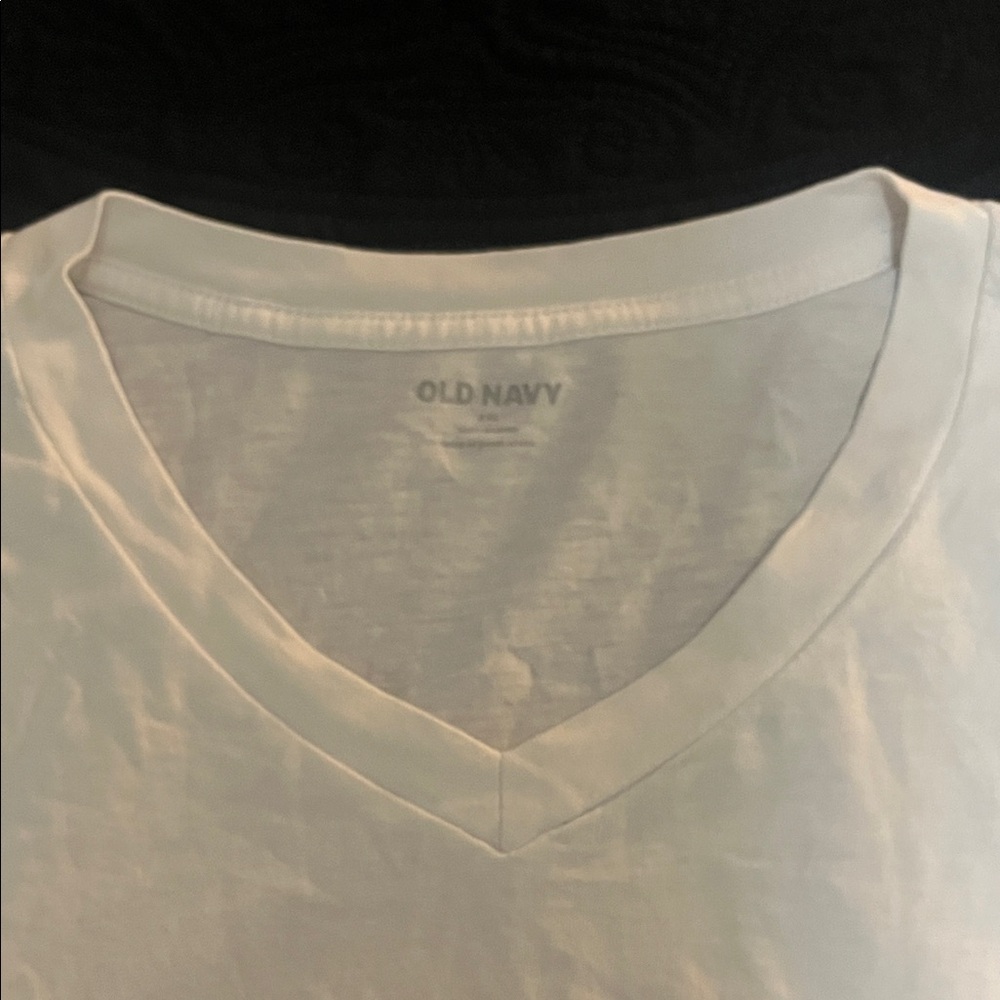 Old Navy Men's Classic White V-Neck Tee